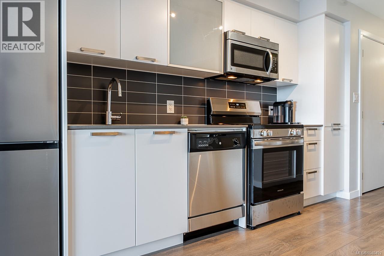 #302 517 Fisgard St - 10