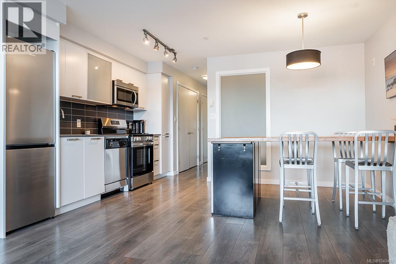 #302 517 Fisgard St - 11