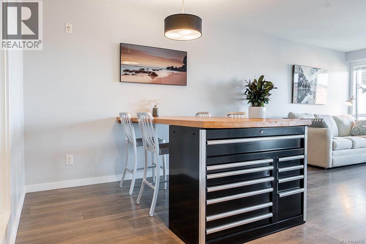 #302 517 Fisgard St - 13