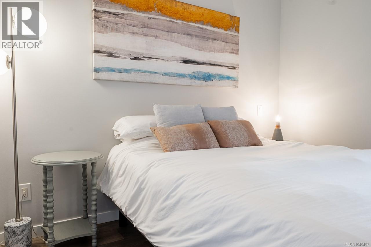 #302 517 Fisgard St - 15