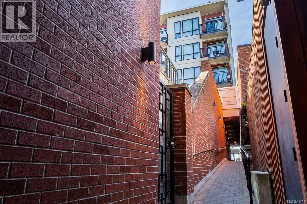 #302 517 Fisgard St - 27