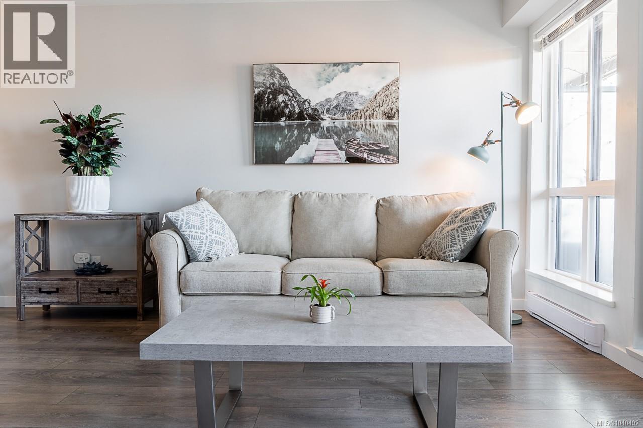 #302 517 Fisgard St - 5