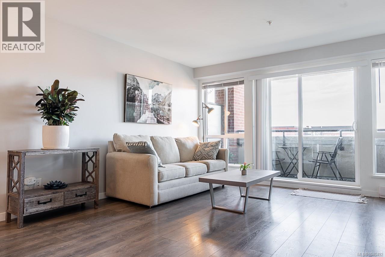 #302 517 Fisgard St - 6