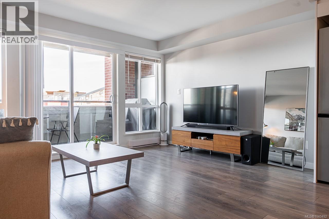 #302 517 Fisgard St - 7