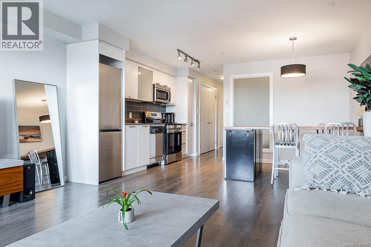 #302 517 Fisgard St - 9