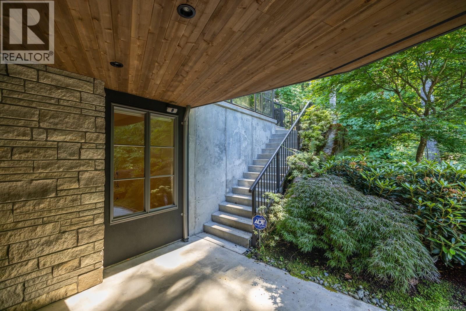  2215 Riviera Place, Langford