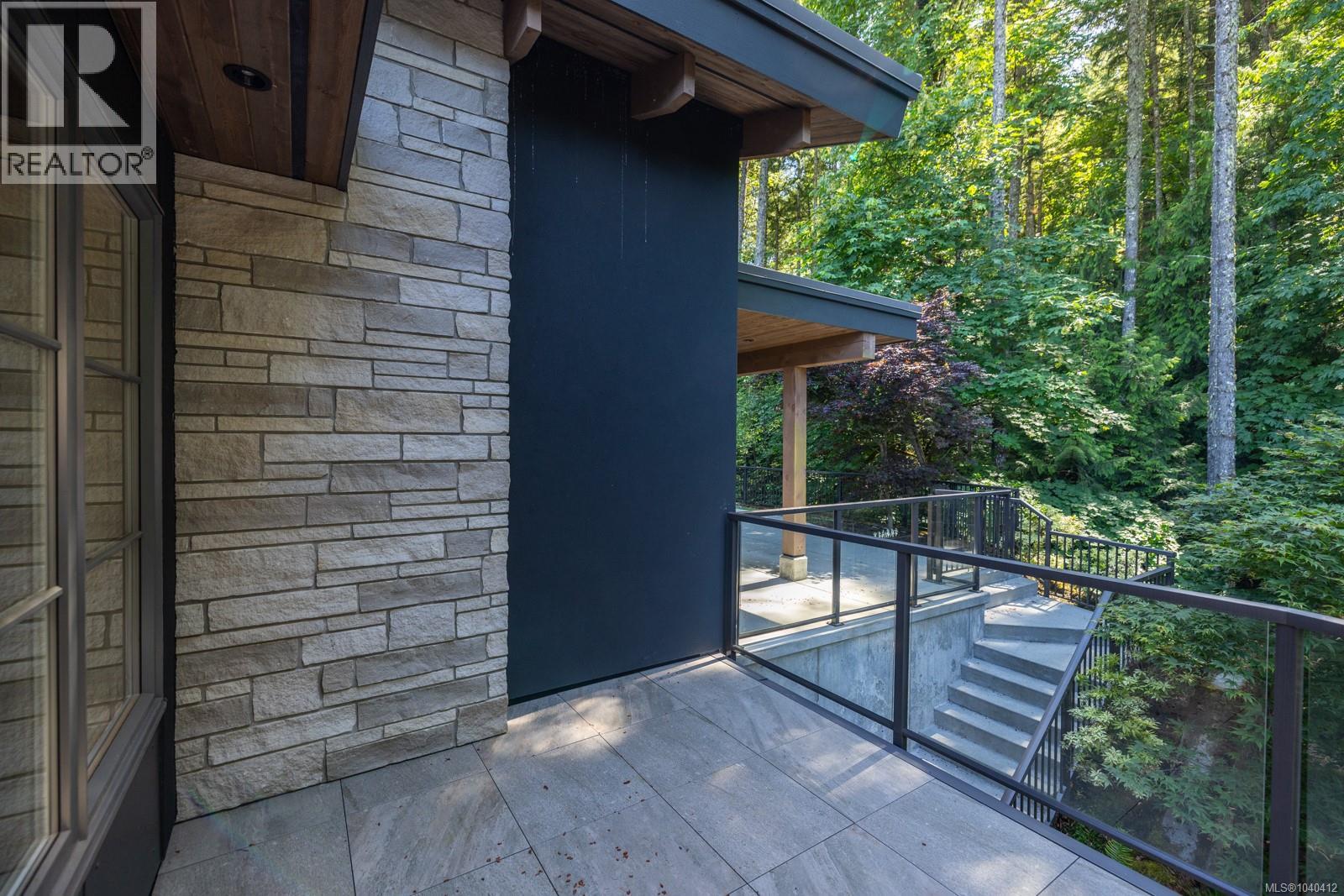  2215 Riviera Place, Langford
