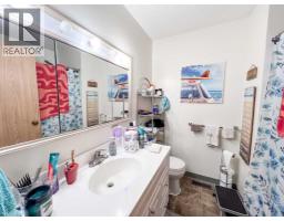 All, 1 3 Avenue Se, Falher, AB T0H1M0 Photo 10