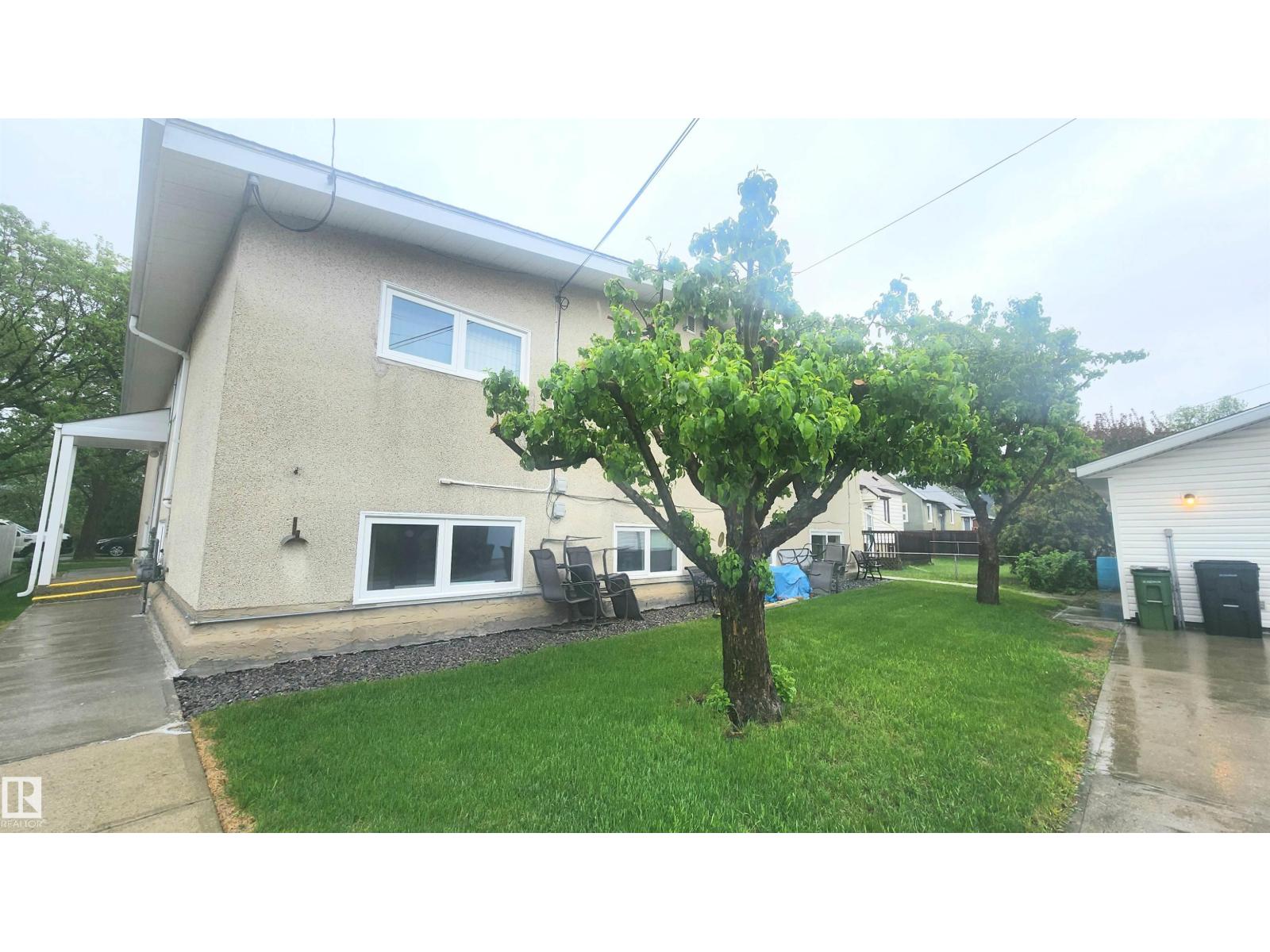 8824 90 ST NW - 6