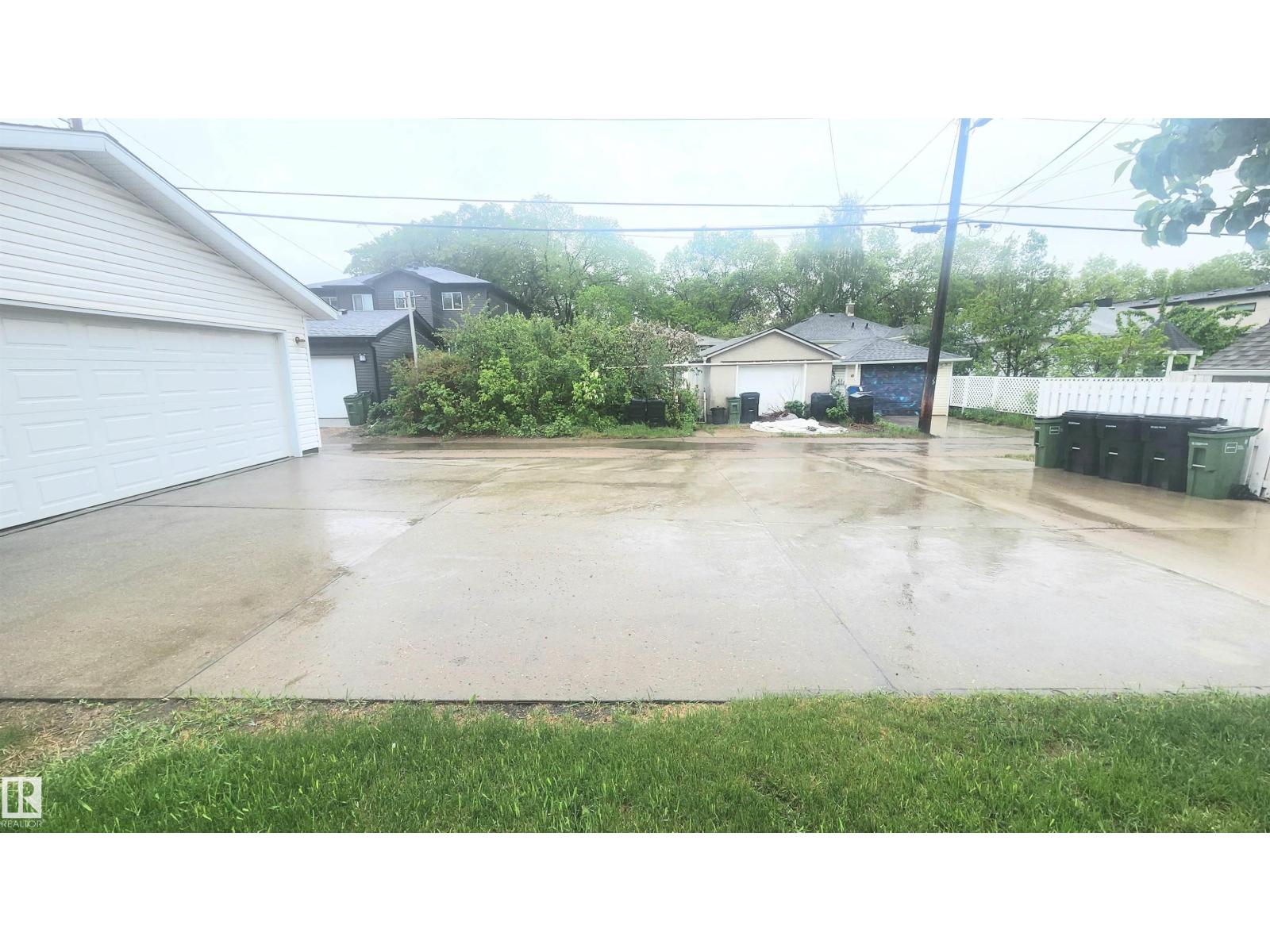 8824 90 ST NW - 7
