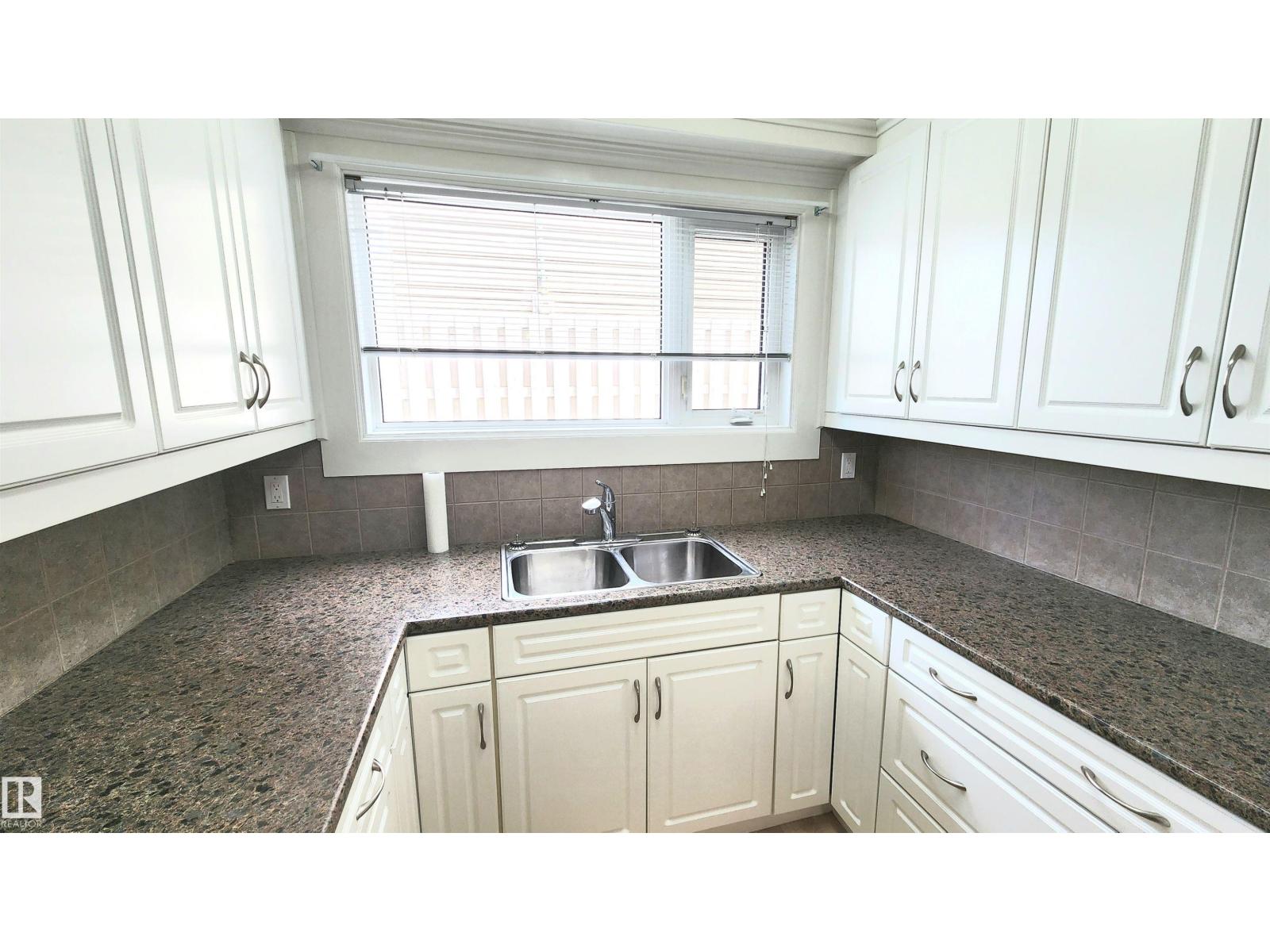 8824 90 ST NW - 10