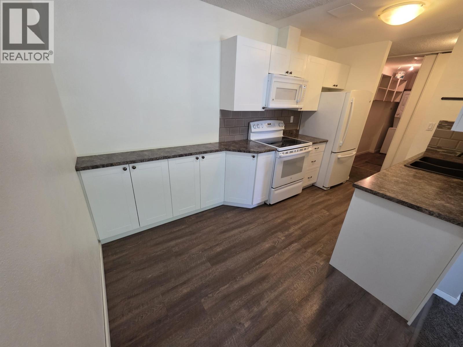 #2203-2607 PEAR Street, Terrace