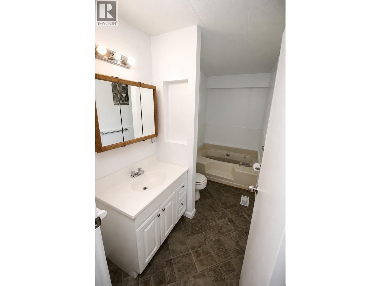 2750 MIDDLETON ROAD - 20