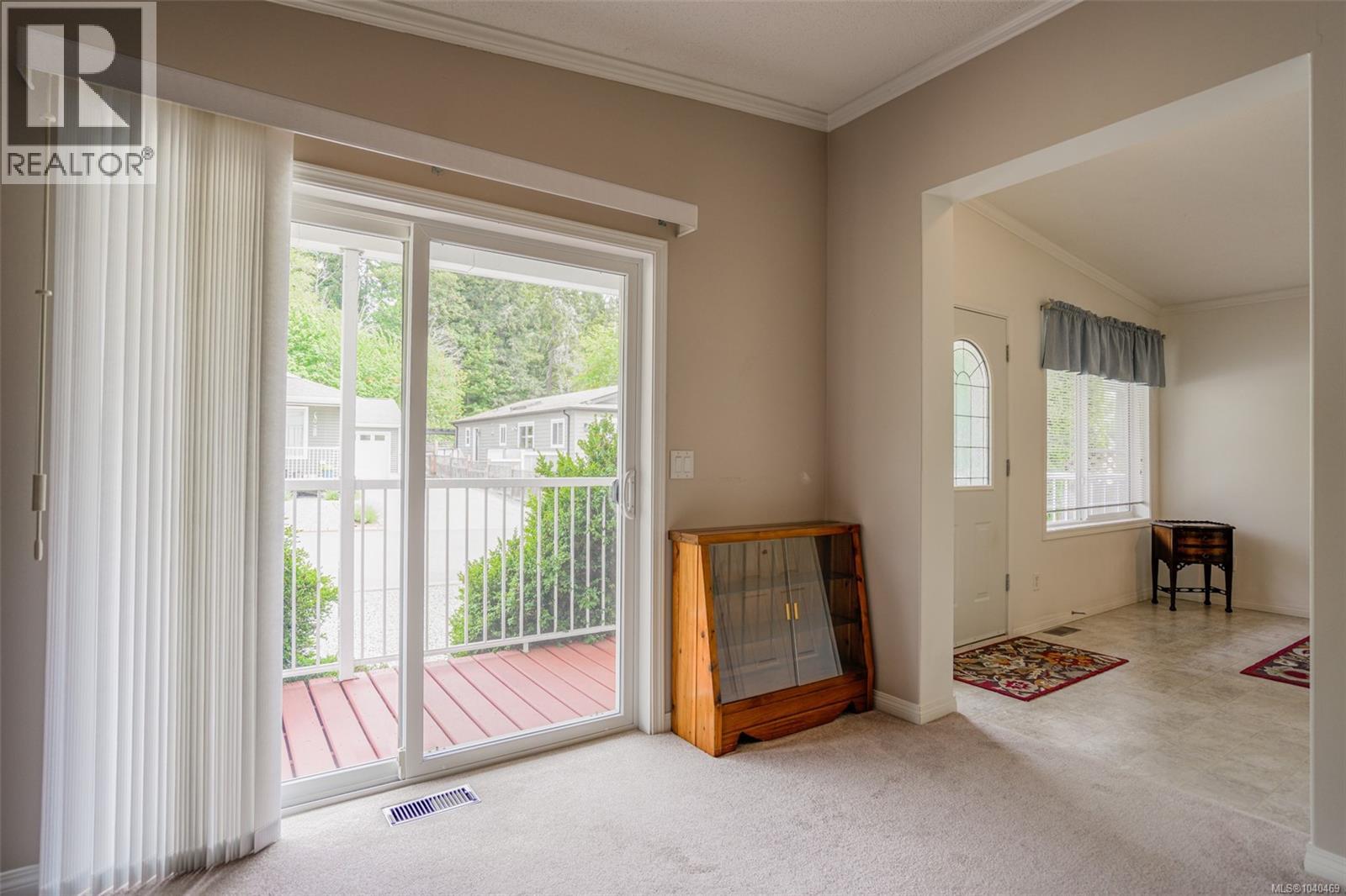 #115 5555 Grandview Rd - 23