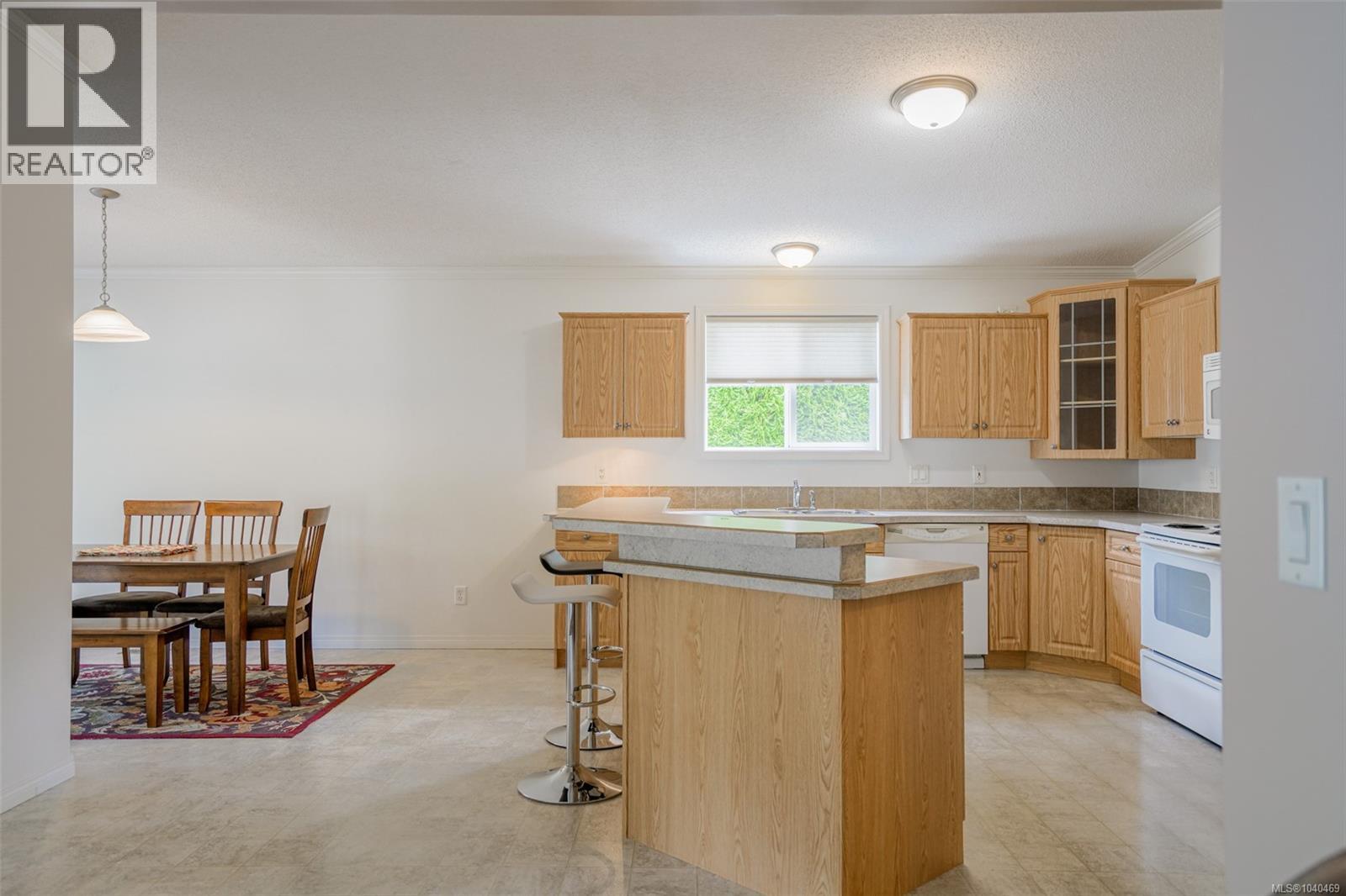 #115 5555 Grandview Rd - 24