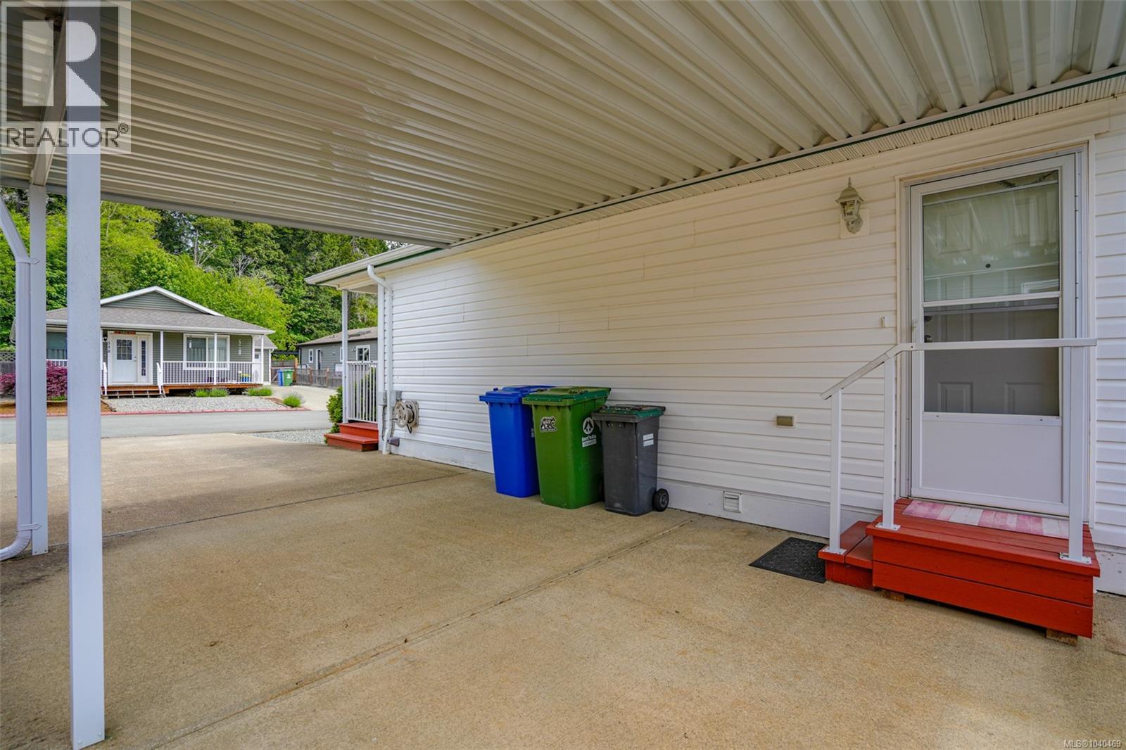 #115 5555 Grandview Rd - 48