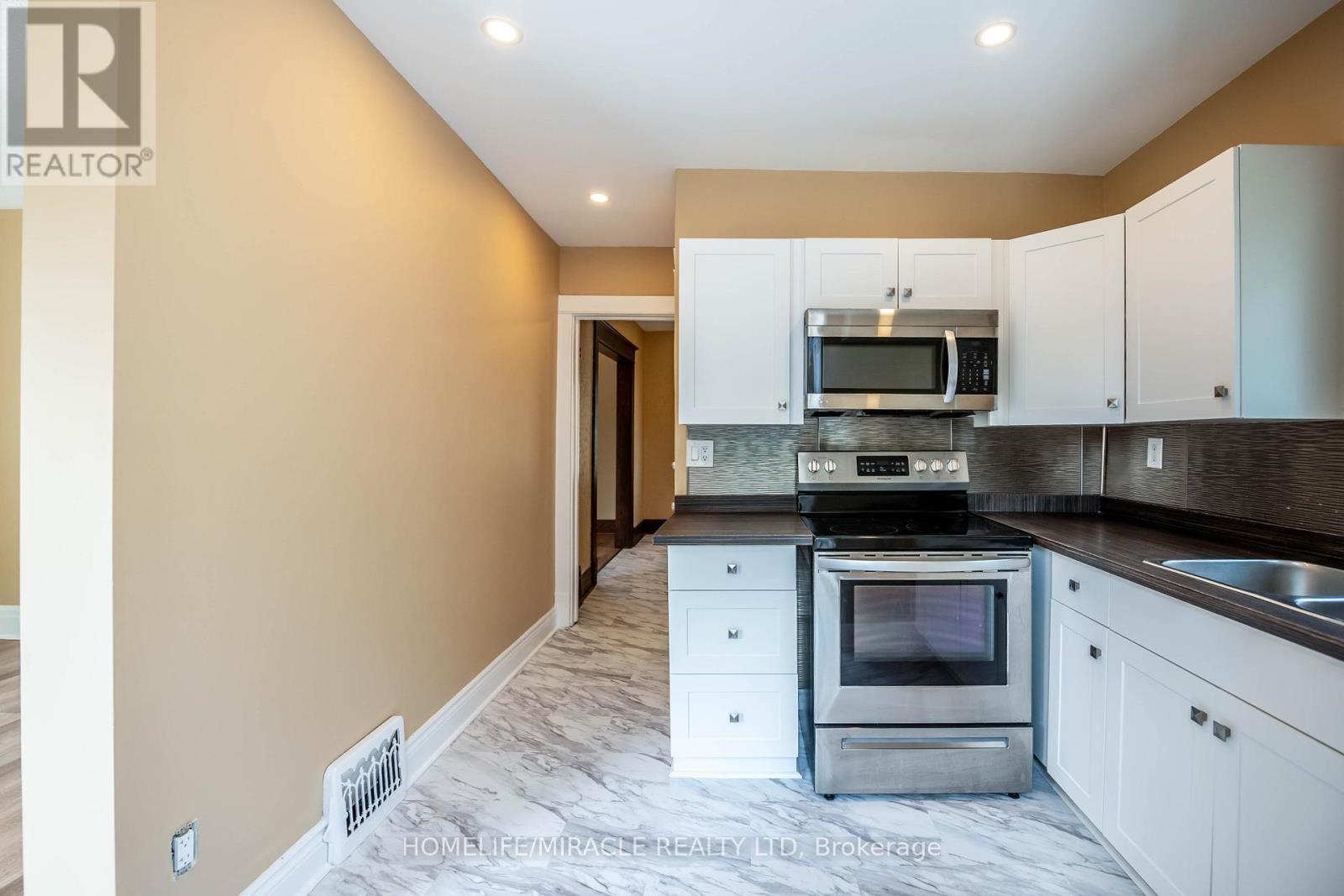 4428 HOMEWOOD AVENUE - 17