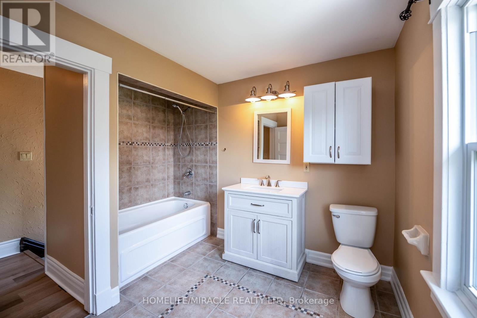 4428 HOMEWOOD AVENUE - 22