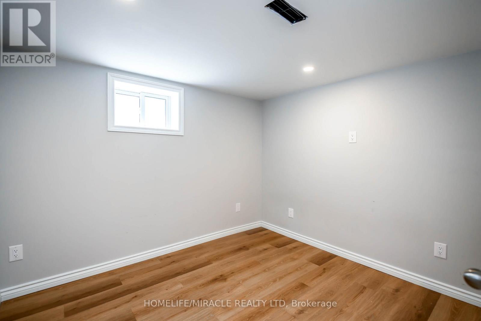 4428 HOMEWOOD AVENUE - 34