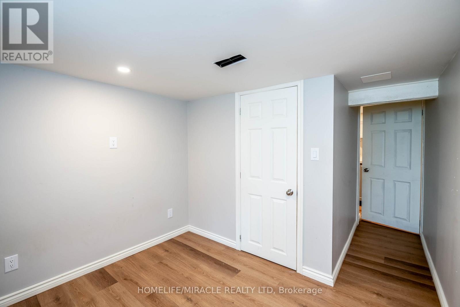 4428 HOMEWOOD AVENUE - 35