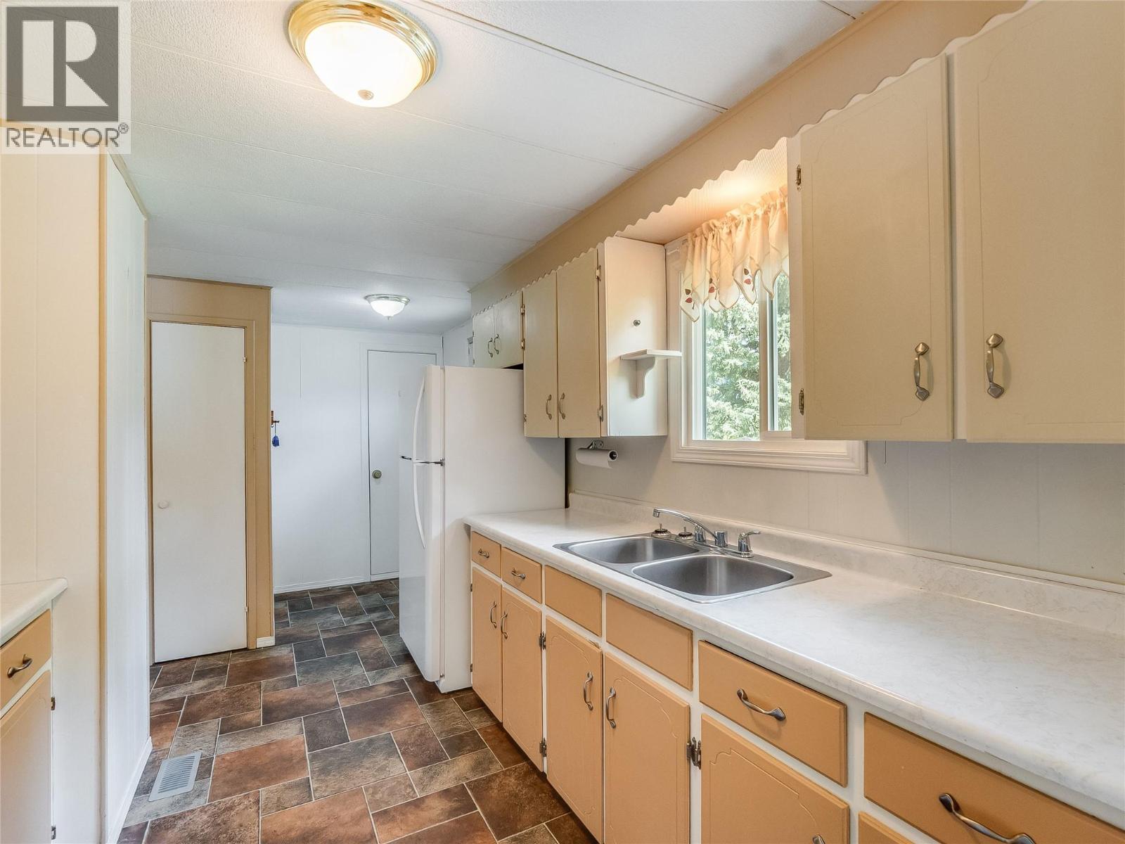 2625 6th Avenue - 15