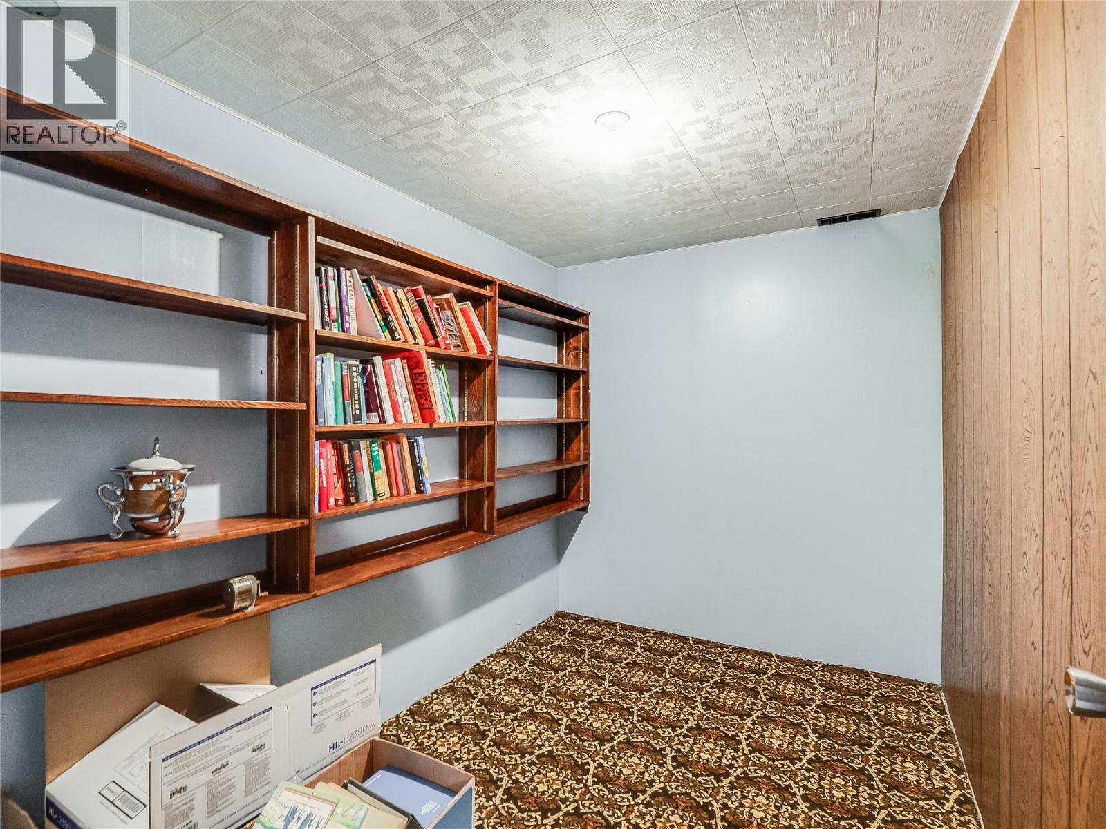 2625 6th Avenue - 33