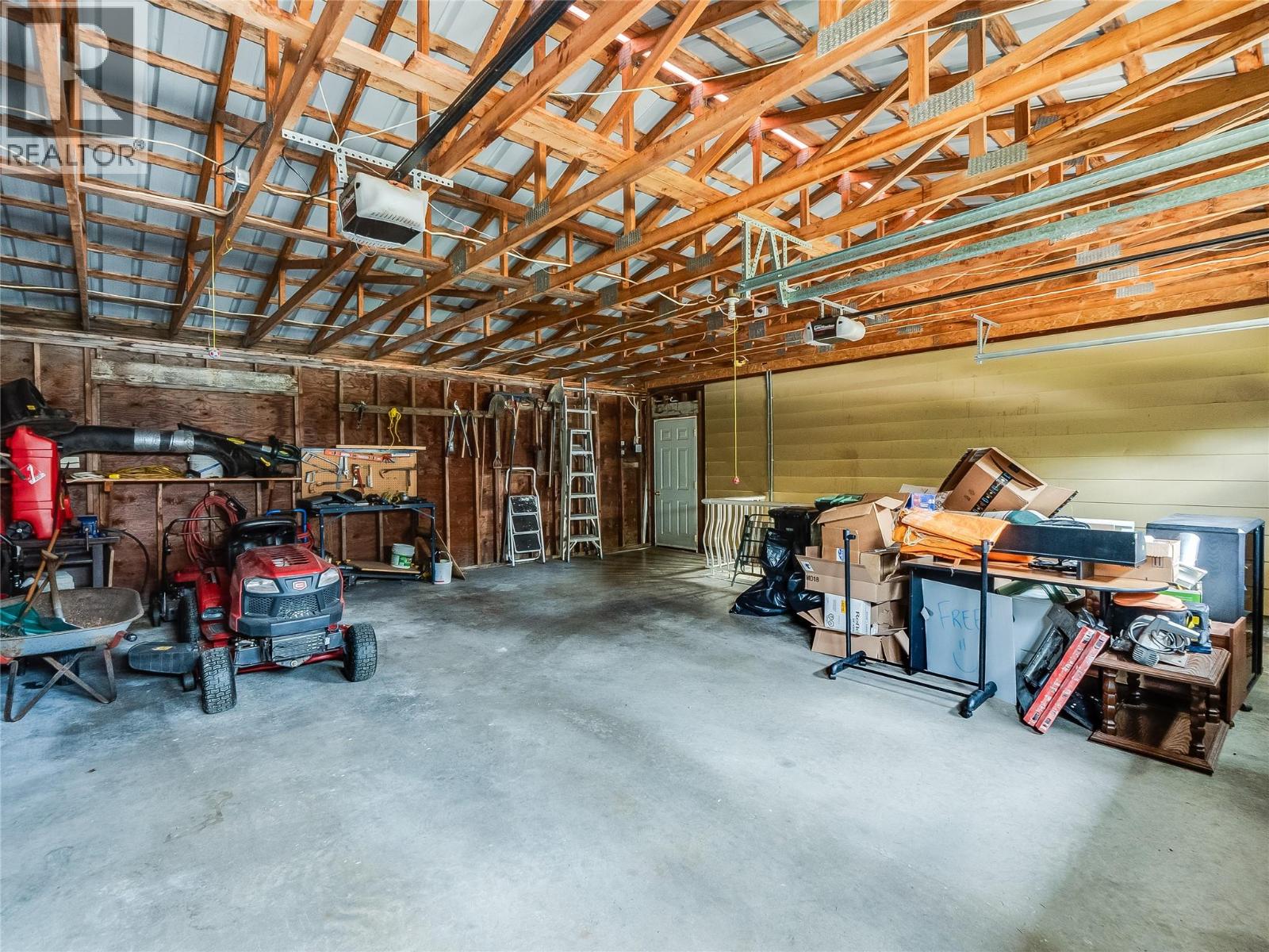 2625 6th Avenue - 39