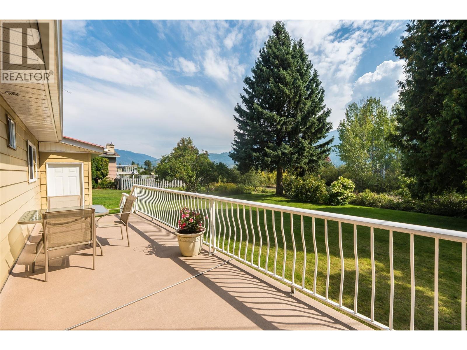 2625 6th Avenue - 50