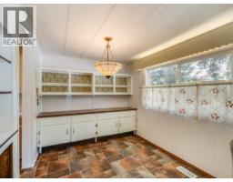 Kitchen - 2625 6th Avenue, Castlegar, BC V1N2W3 Photo 13
