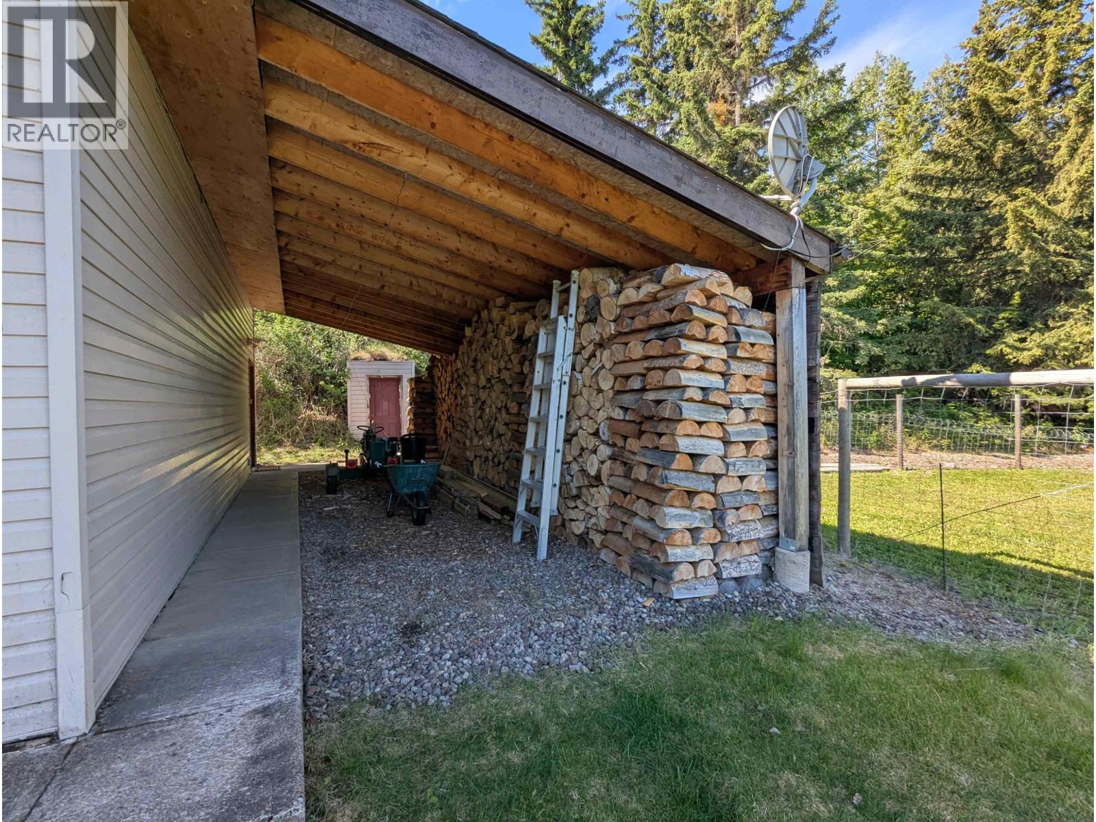 8516 BLUFF Road, Telkwa