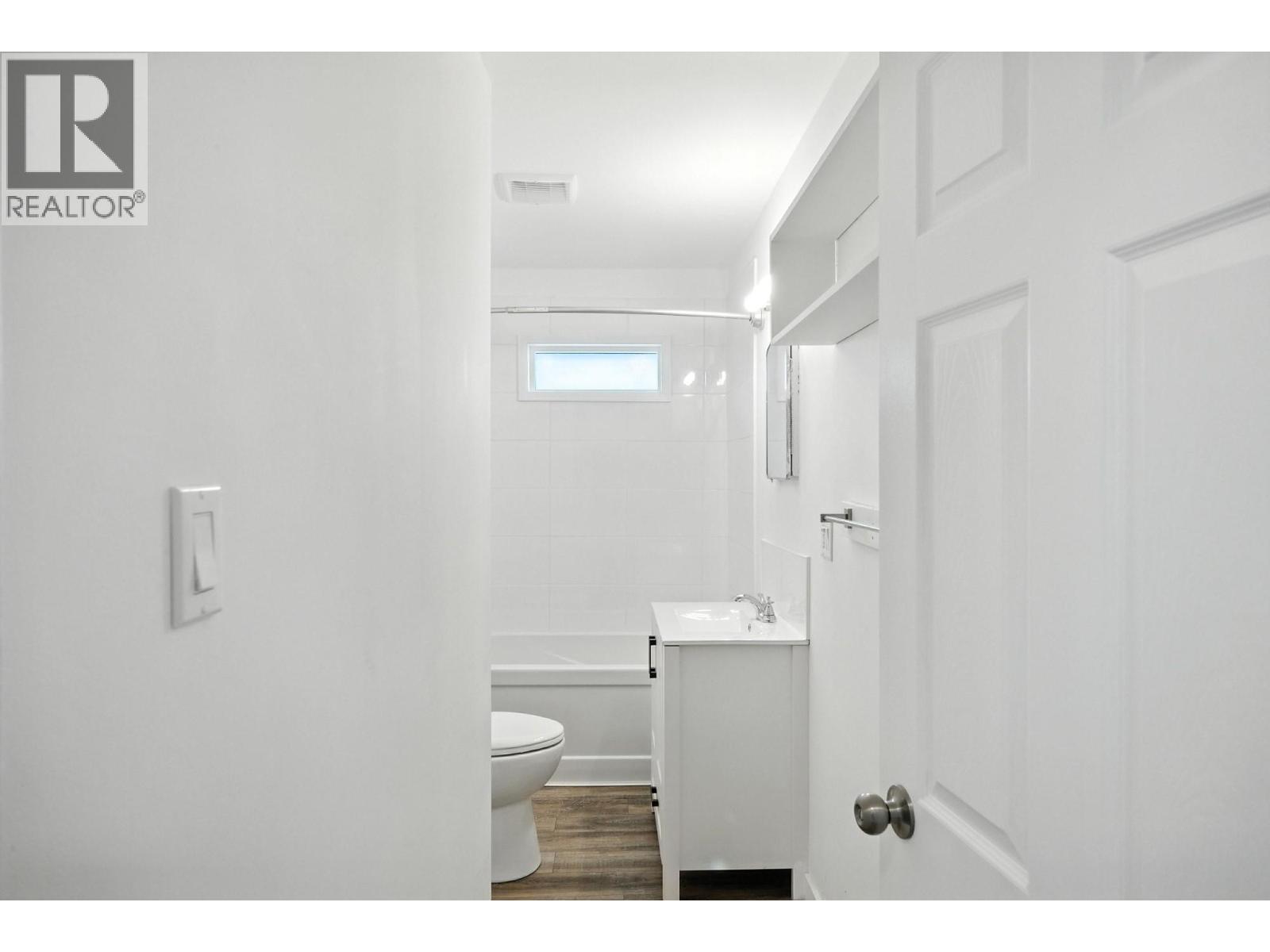 2564 Coutlee Avenue - 10