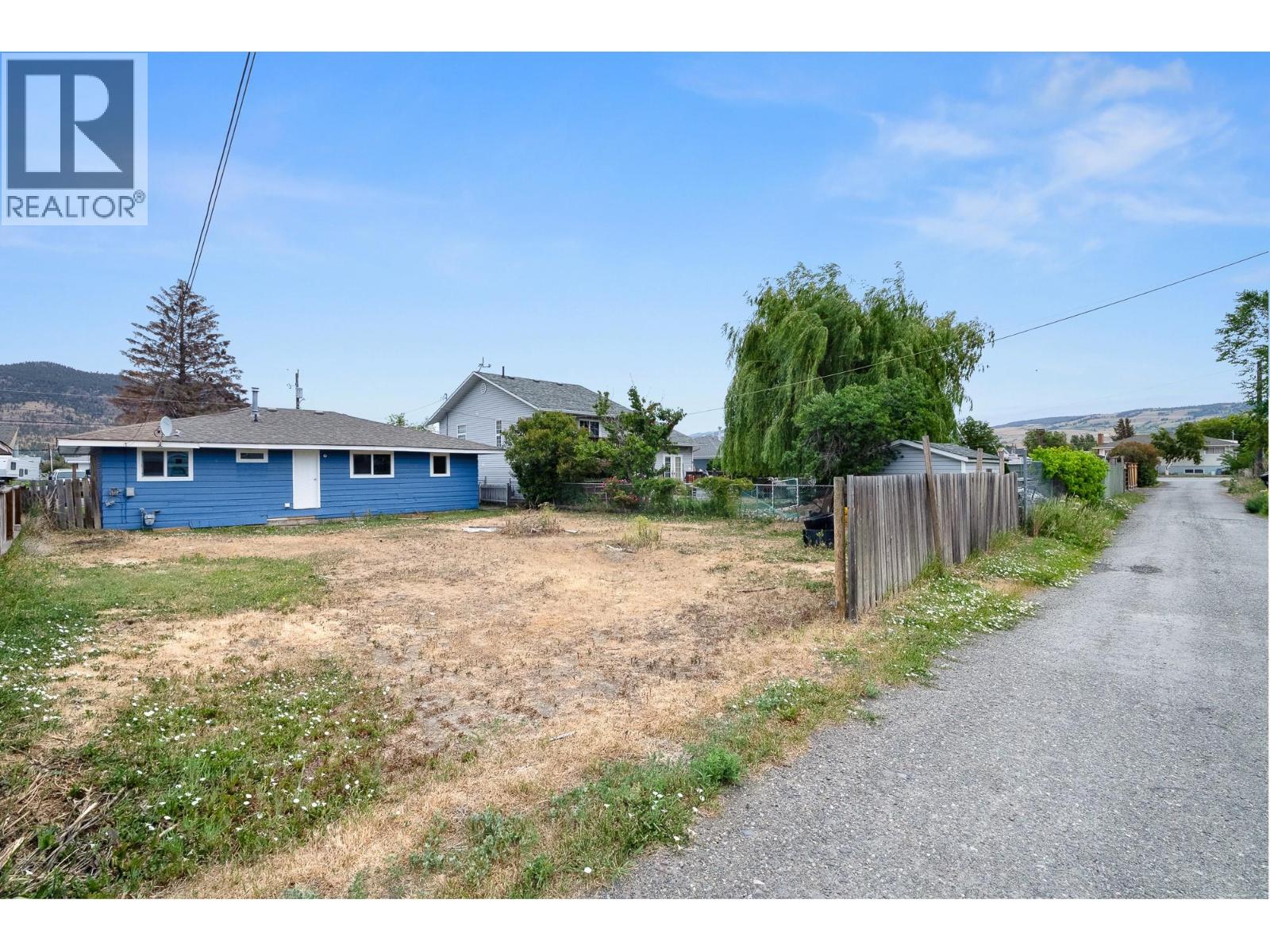 2564 Coutlee Avenue - 23
