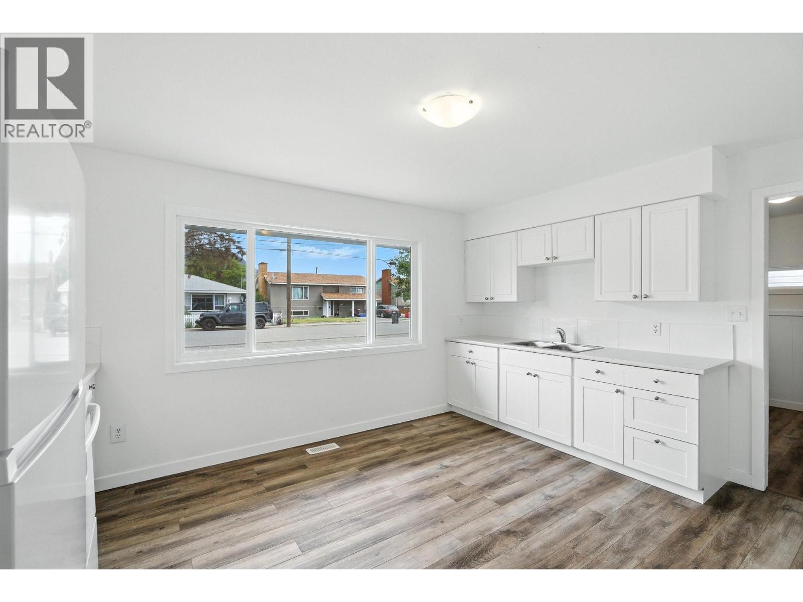 2564 Coutlee Avenue - 8