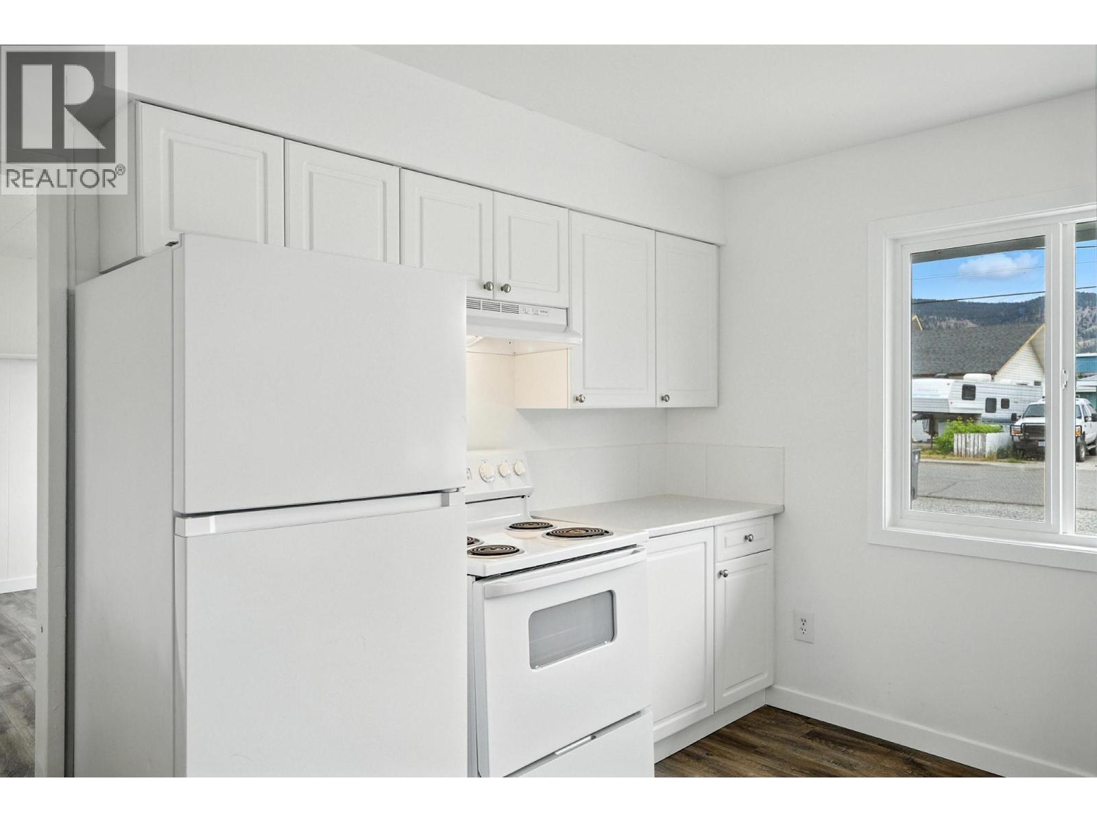 2564 Coutlee Avenue - 6