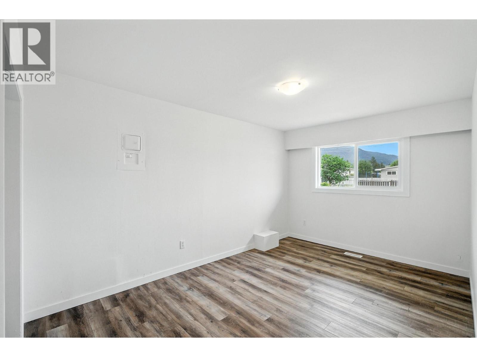 2564 Coutlee Avenue - 20