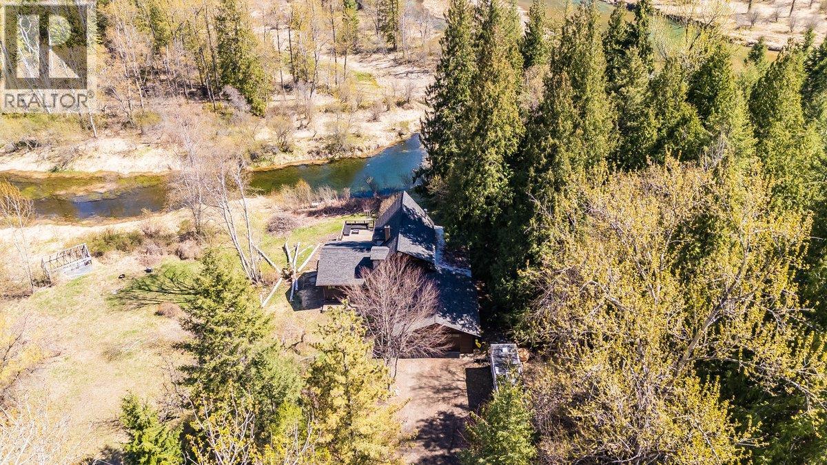 4408 Slocan River Road - 29