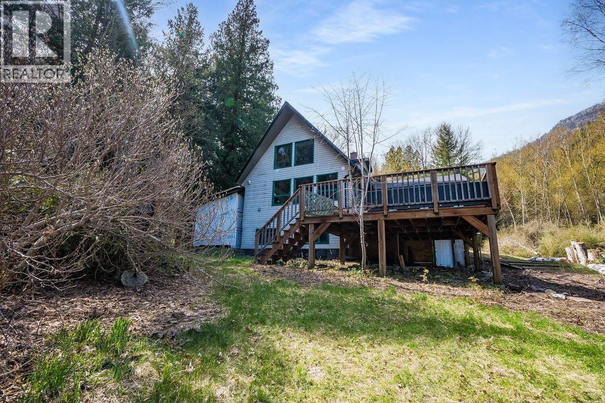 4408 Slocan River Road - 44