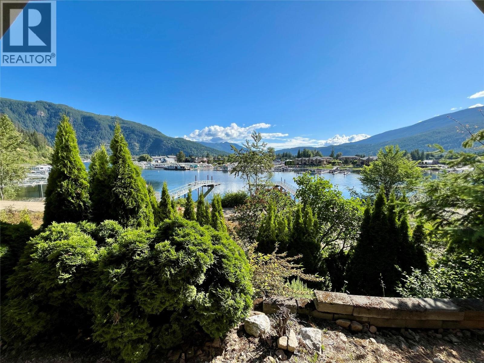  417 Old Spallumcheen Road, Sicamous