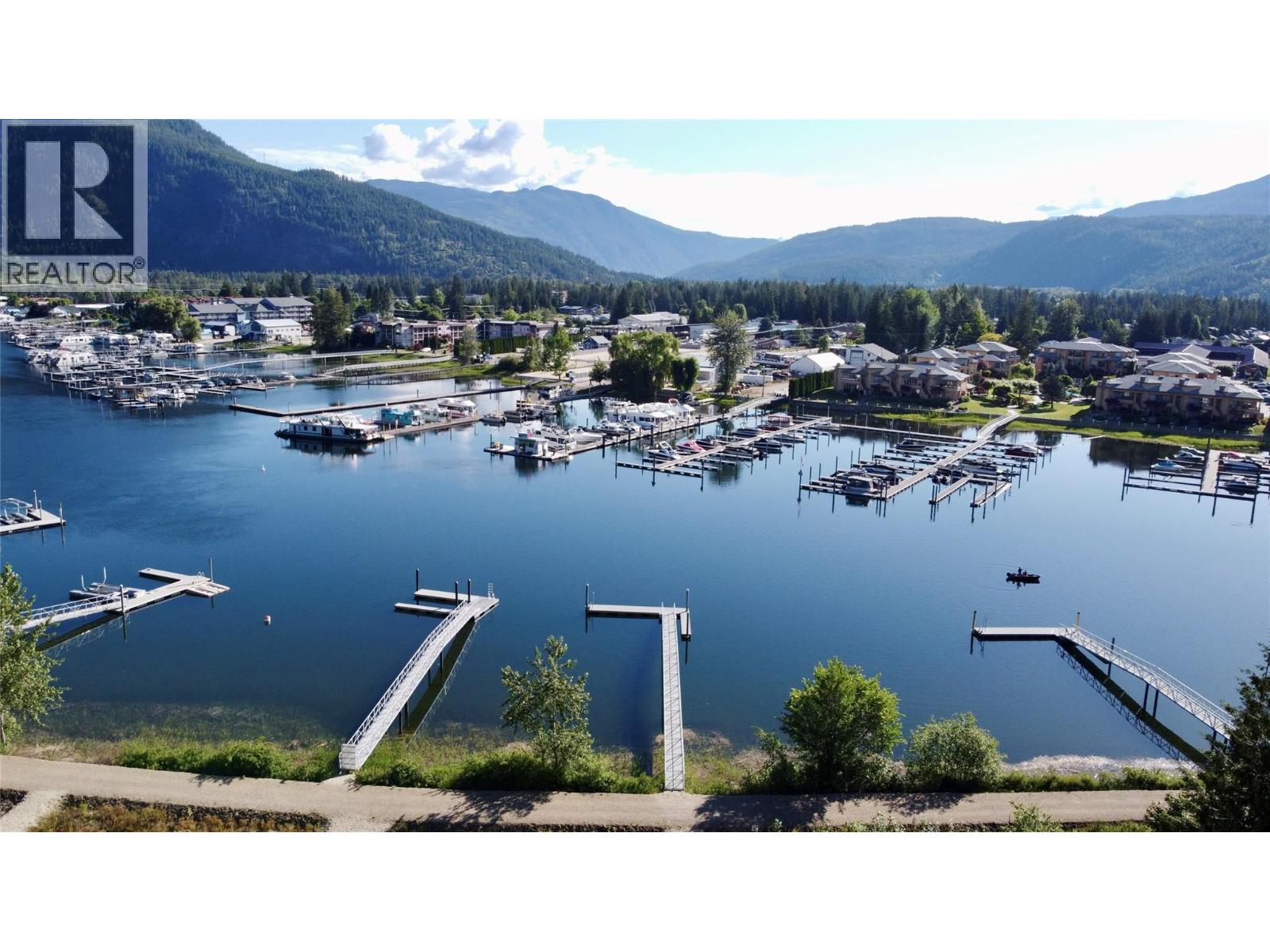  417 Old Spallumcheen Road, Sicamous