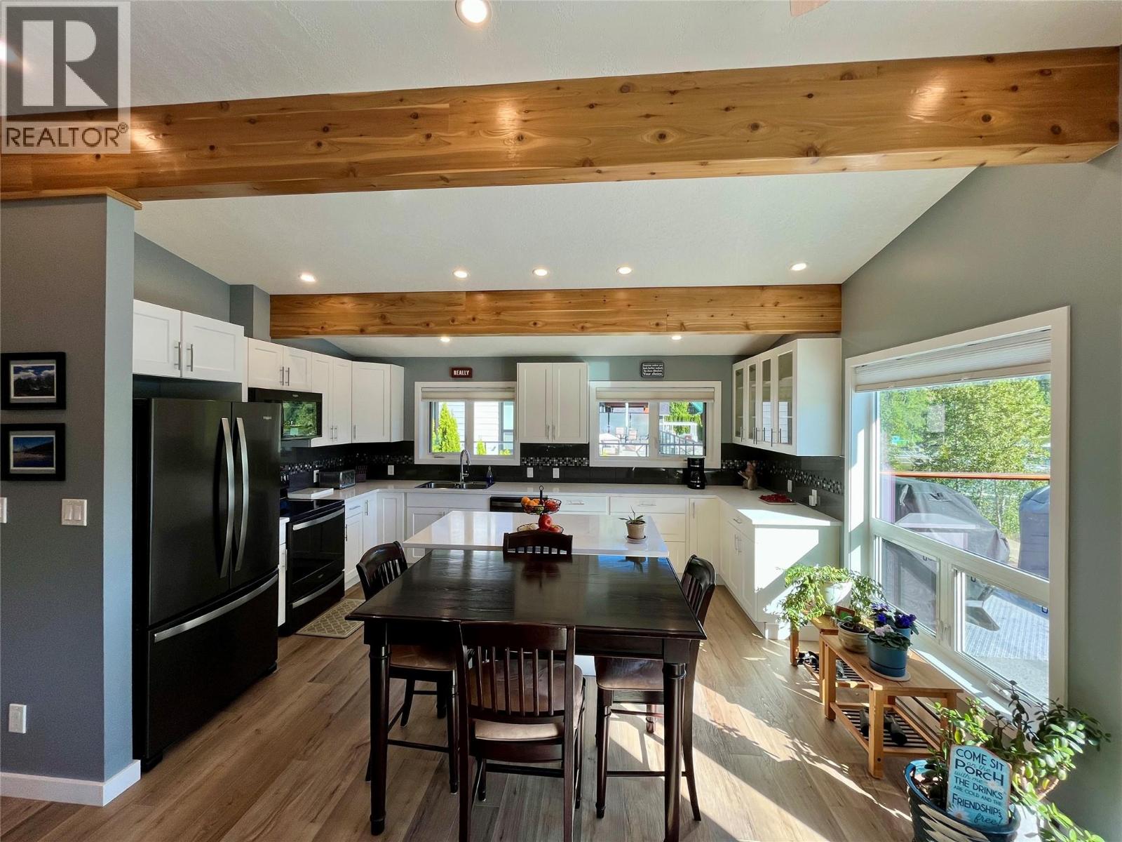  417 Old Spallumcheen Road, Sicamous