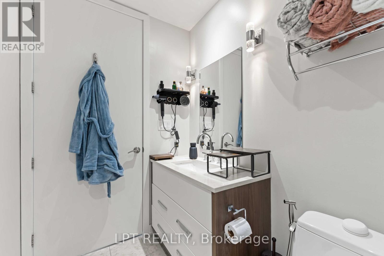 2 Bed, 2 Bath Apartment for Rent in Ottawa – 307 – 111 CHAMPAGNE AVENUE S, Ottawa – MLS# X13448348 - Image 31