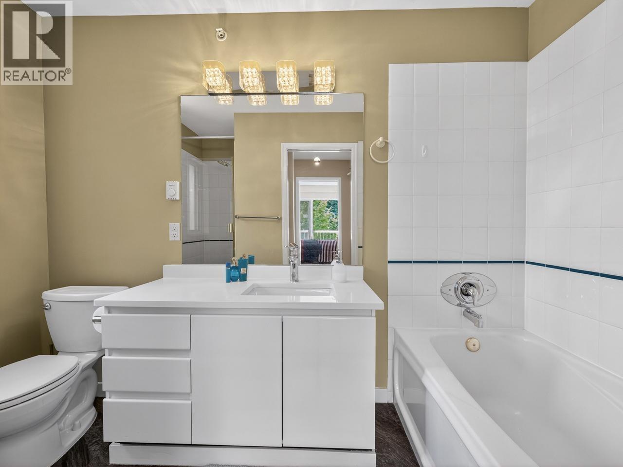 3360 COBBLESTONE AVENUE, Vancouver