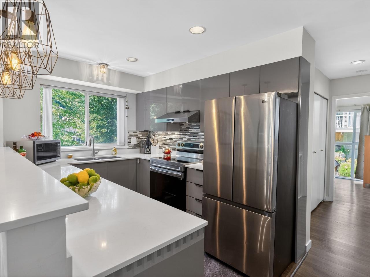 3360 COBBLESTONE AVENUE, Vancouver