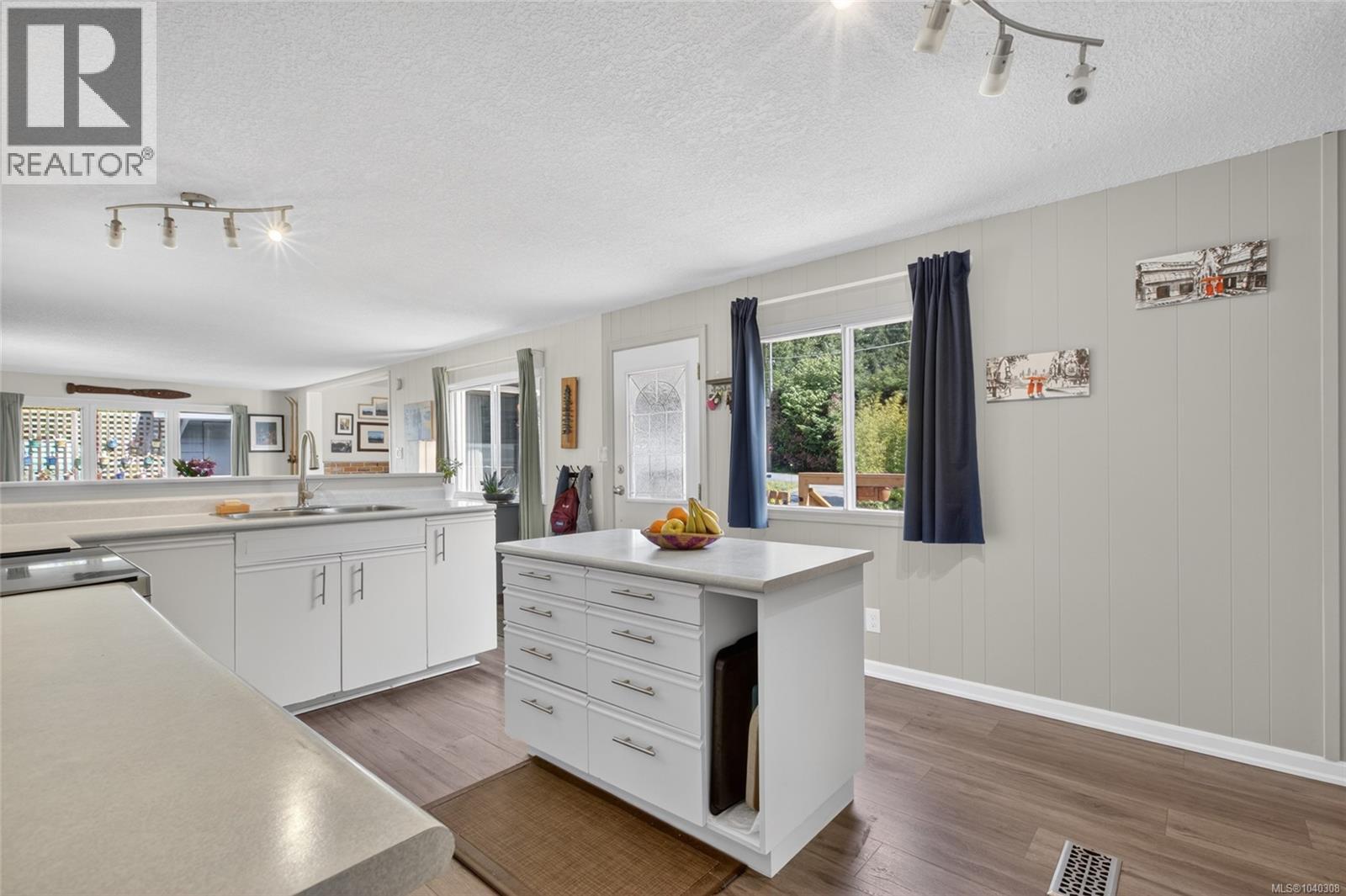 2361 Fowler Rd - 19
