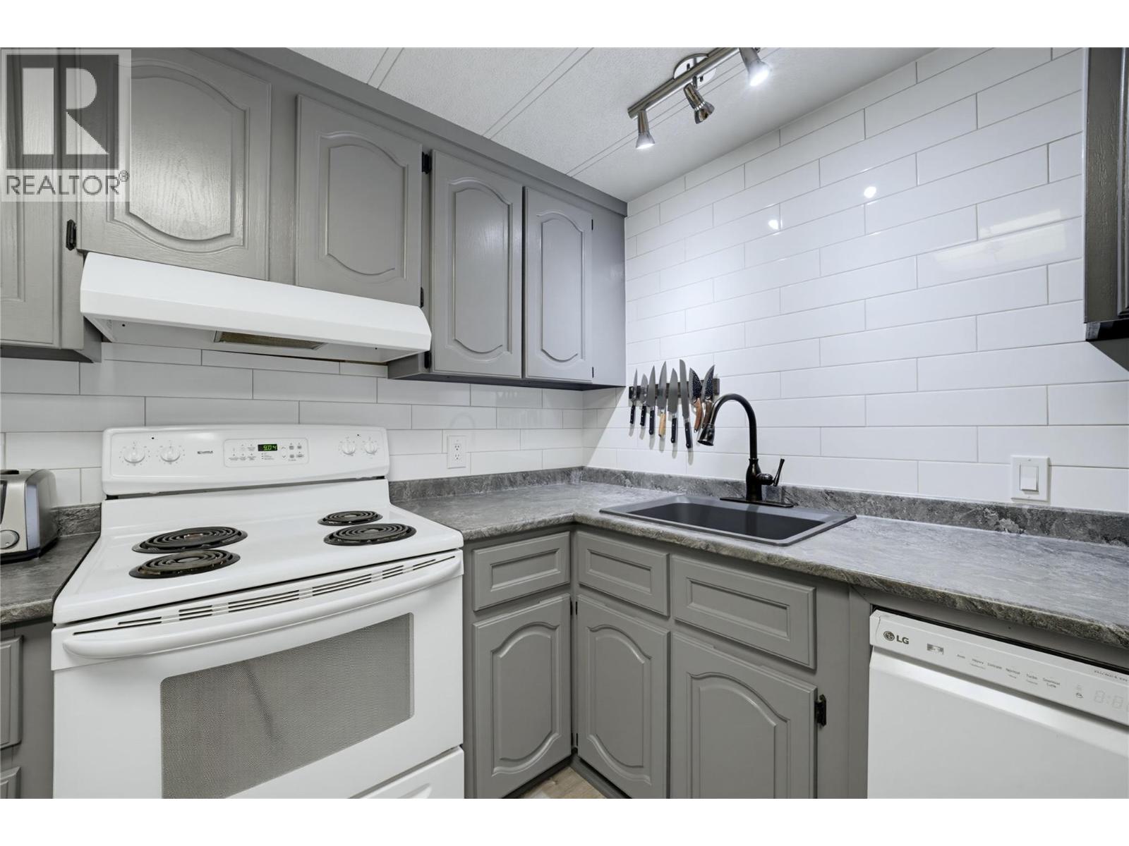  1989 Bundus Road, Sicamous