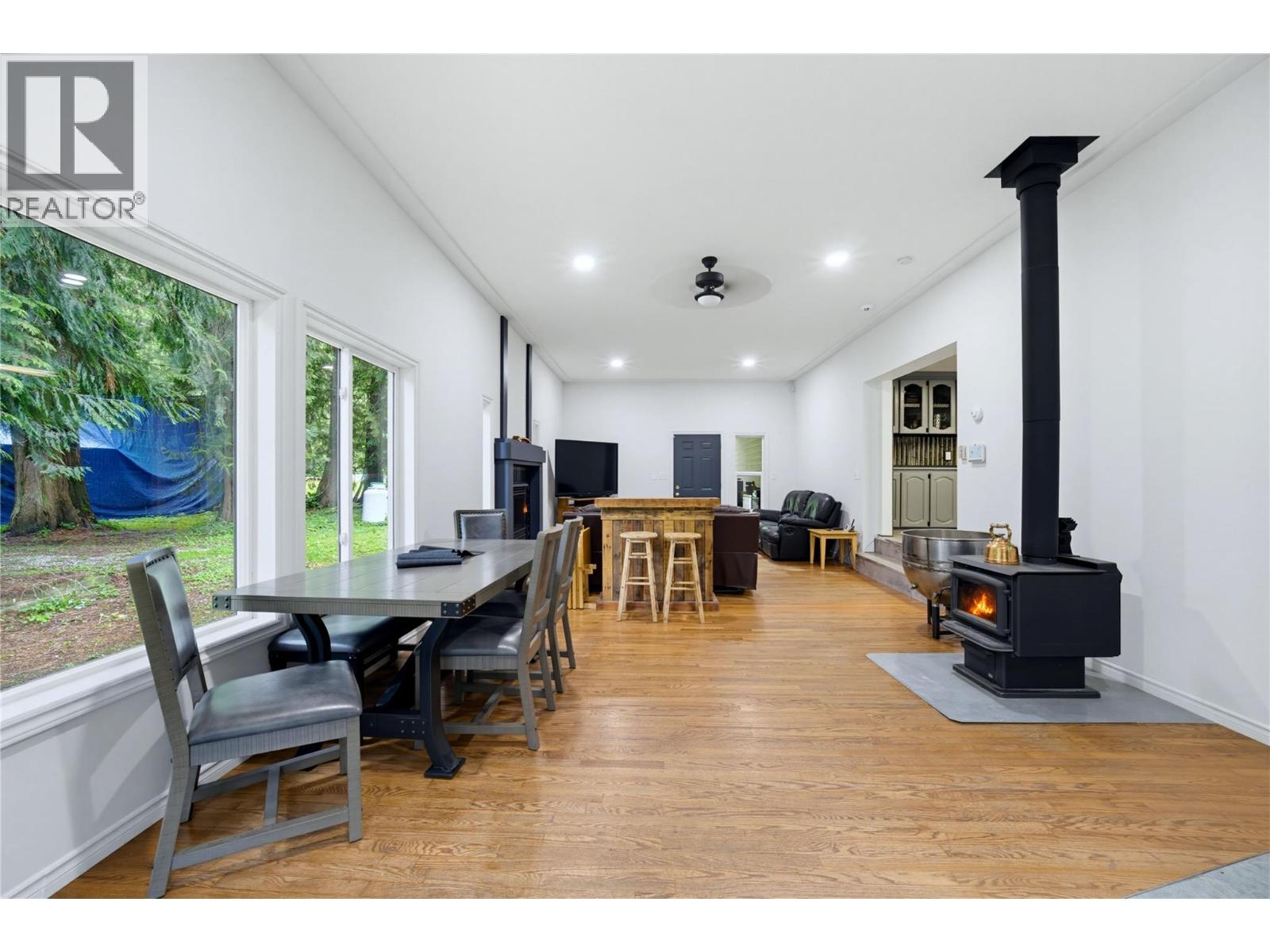 1989 Bundus Road, Sicamous