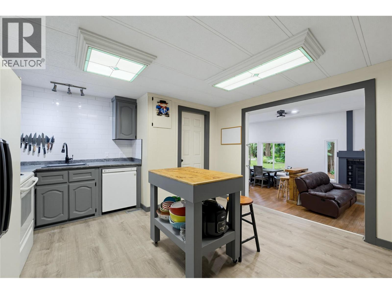  1989 Bundus Road, Sicamous