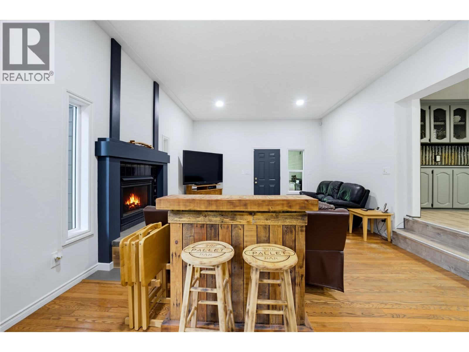  1989 Bundus Road, Sicamous