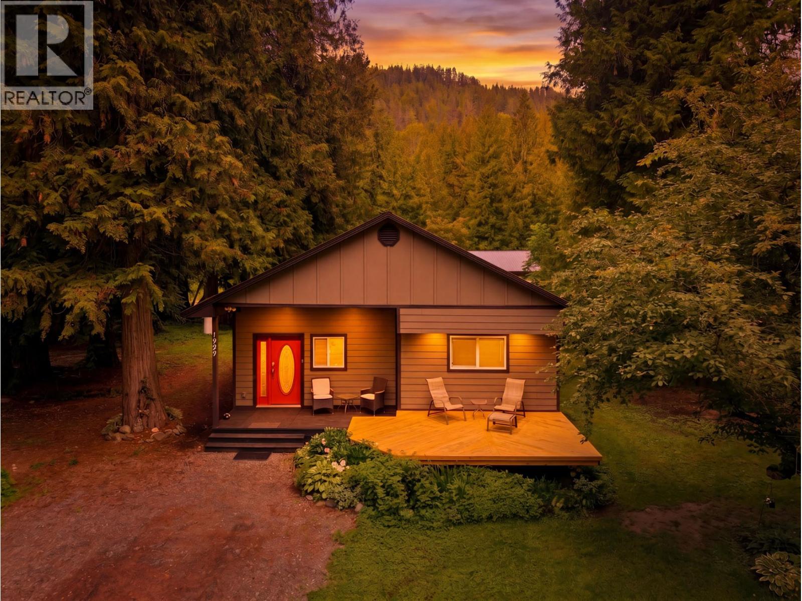  1989 Bundus Road, Sicamous