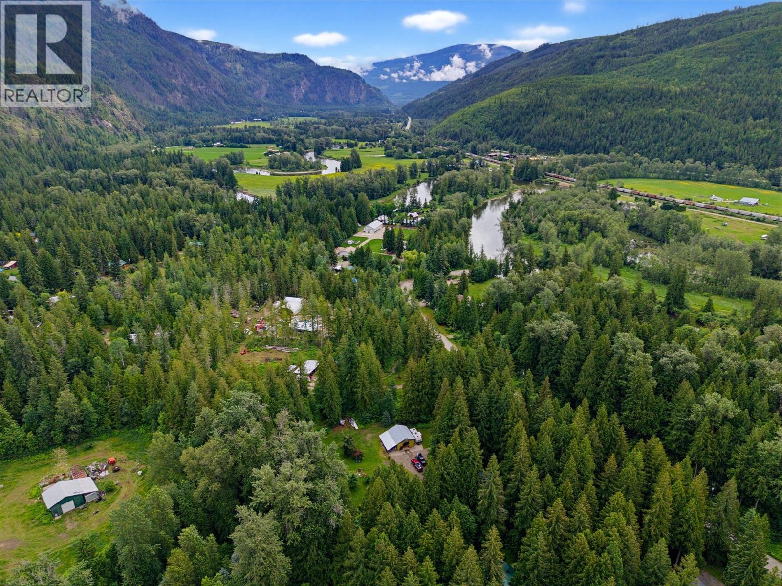  1989 Bundus Road, Sicamous